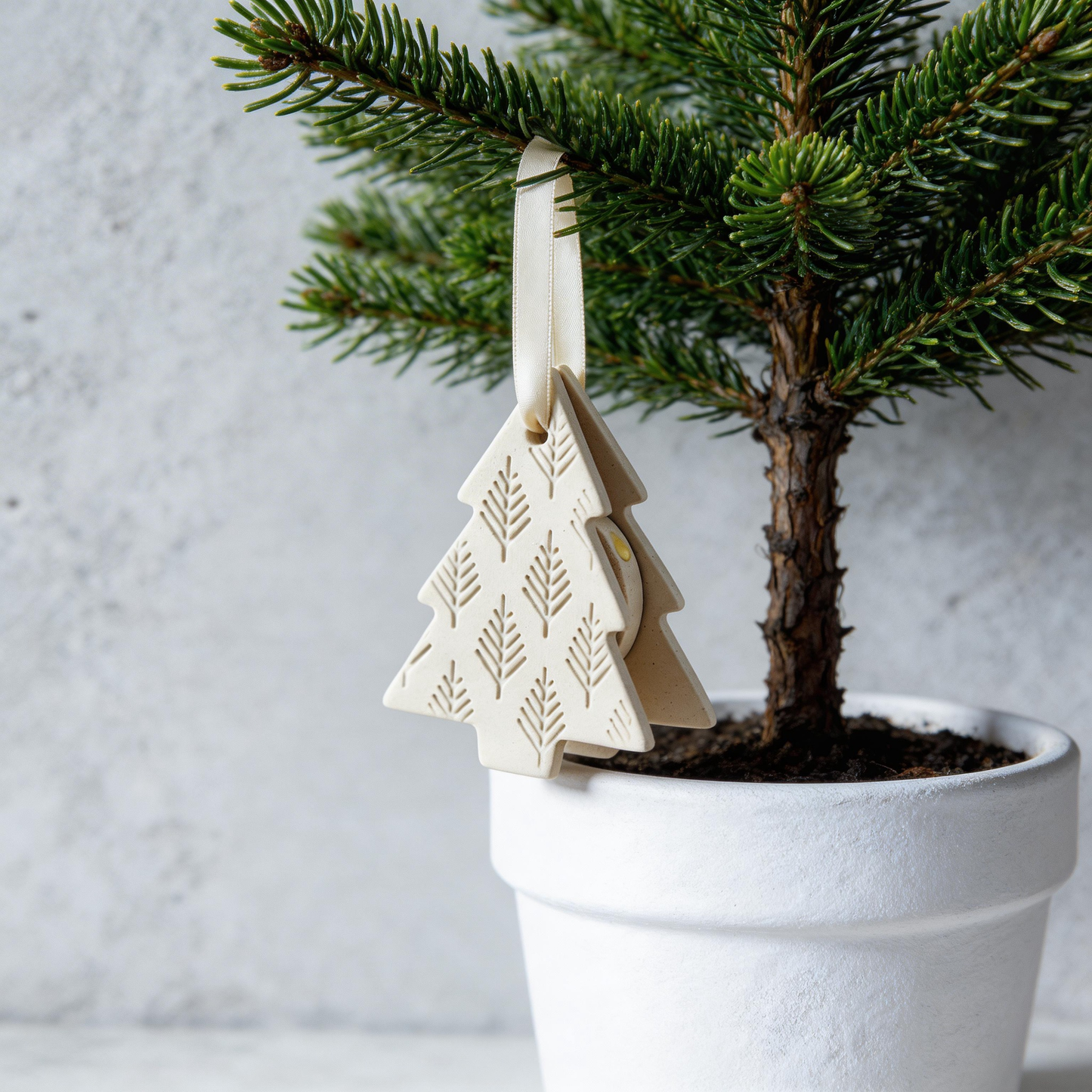 Holiday Favorite | Ceramic Aroma Pendant | Minimal Pine Charm
